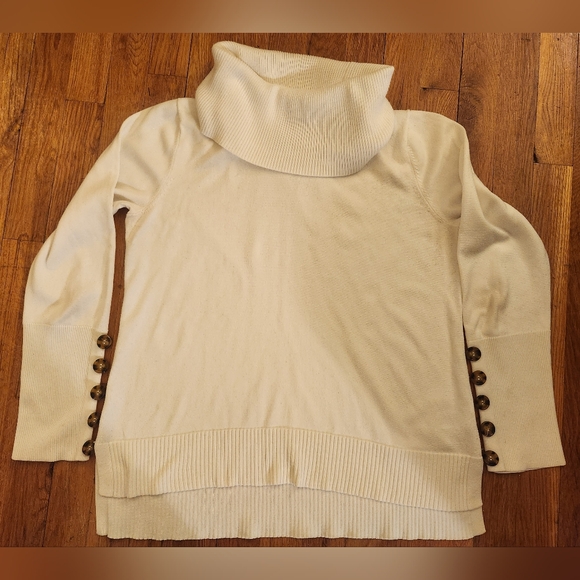 Cable & Gauge White Cowl Neck Sweater With Cheetah Print Buttons Size L EUC - Picture 2 of 16
